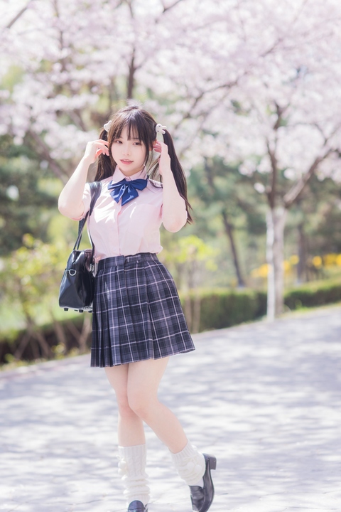 六味帝皇酱写真合集完整资源：古风JK双领域高人气Coser作品精选【15套】